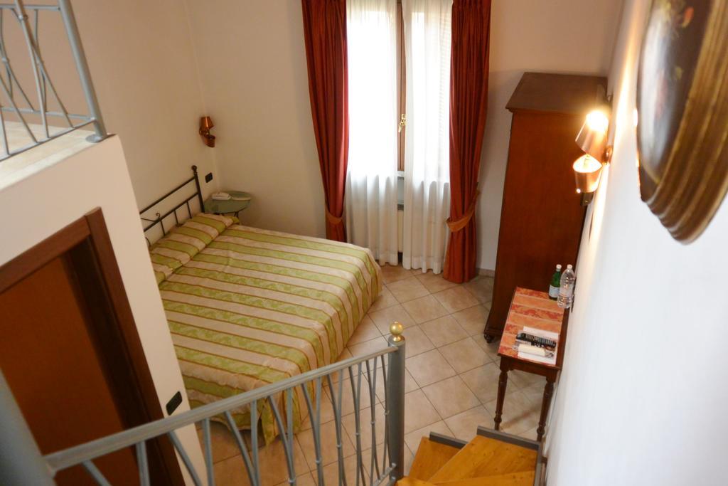 Hotel Ristorante Italia Certosa di Pavia Eksteriør billede