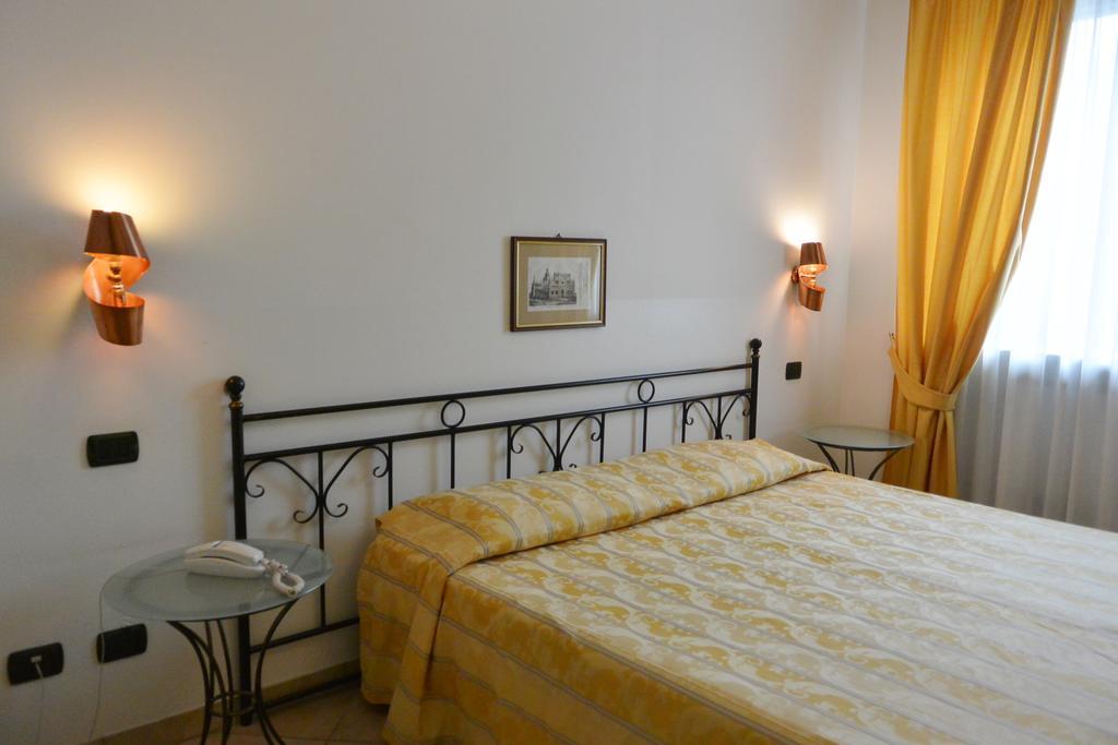 Hotel Ristorante Italia Certosa di Pavia Eksteriør billede