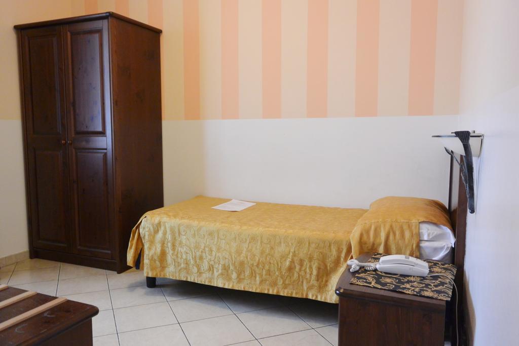 Hotel Ristorante Italia Certosa di Pavia Eksteriør billede