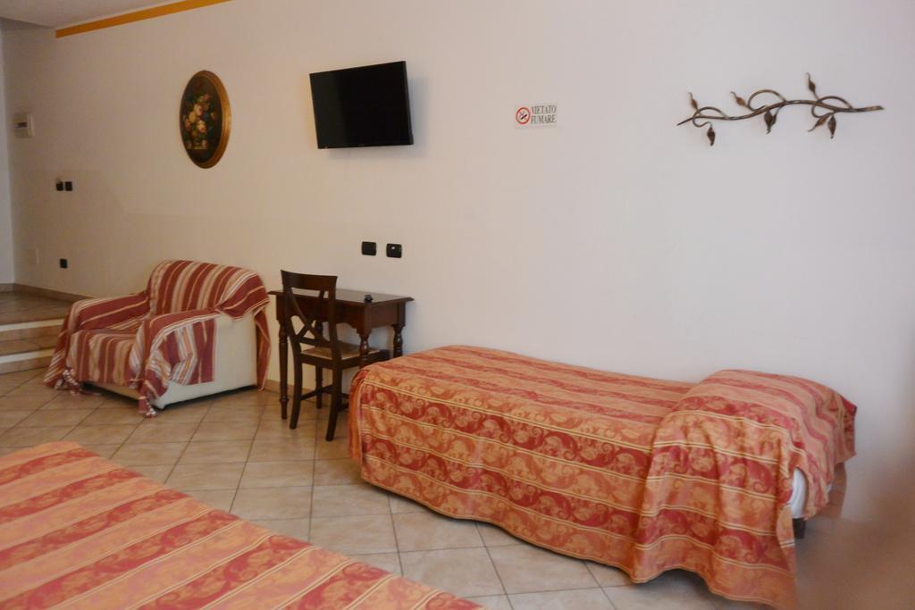 Hotel Ristorante Italia Certosa di Pavia Eksteriør billede