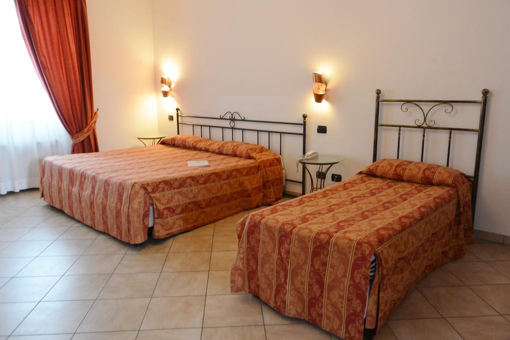 Hotel Ristorante Italia Certosa di Pavia Eksteriør billede