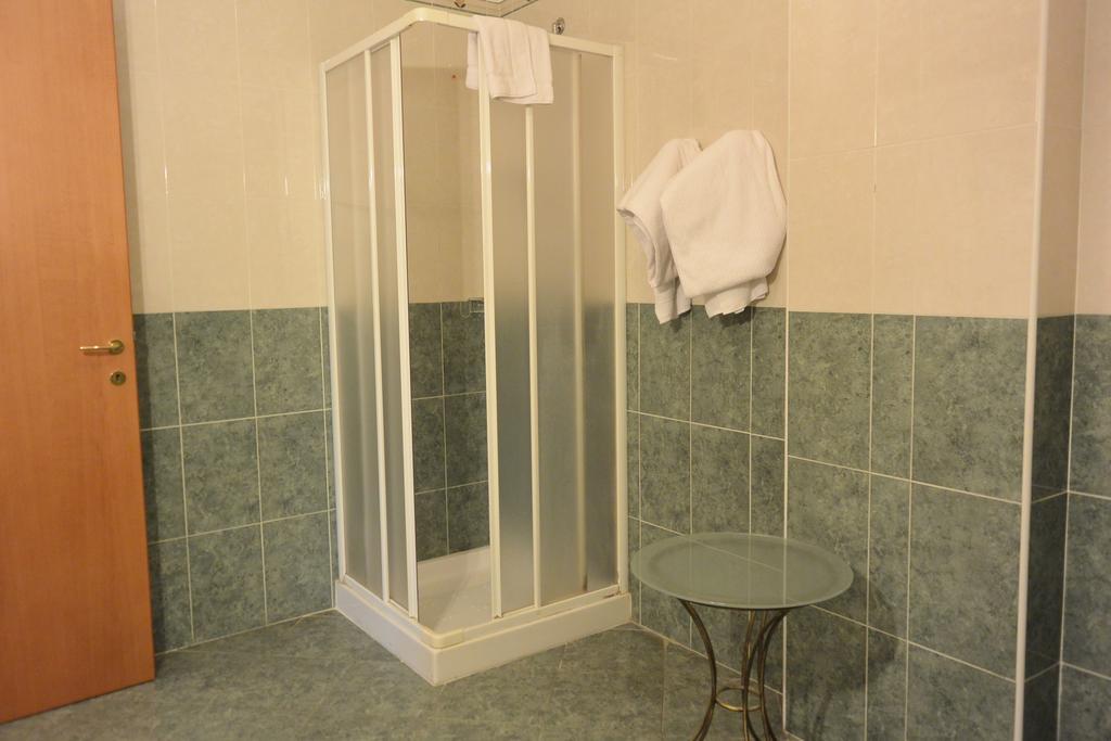 Hotel Ristorante Italia Certosa di Pavia Værelse billede